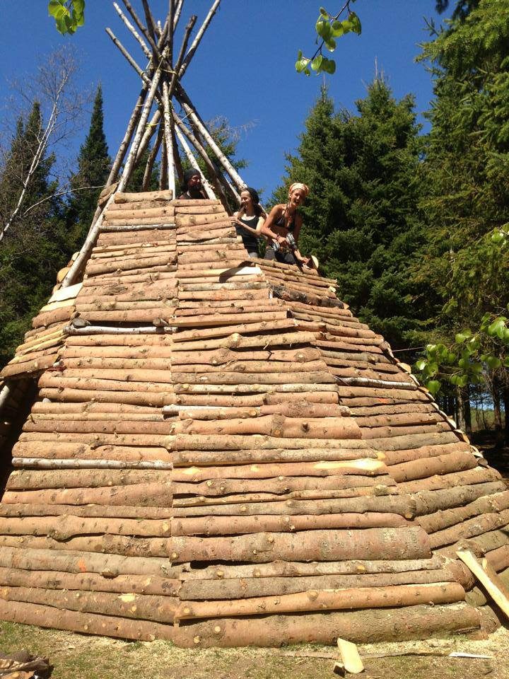 Le tipi neuf de 2013, et sa peau de bois.